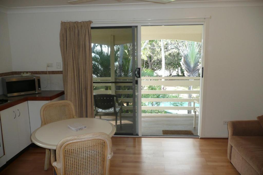 Beachside Holiday Units Bowen Room photo